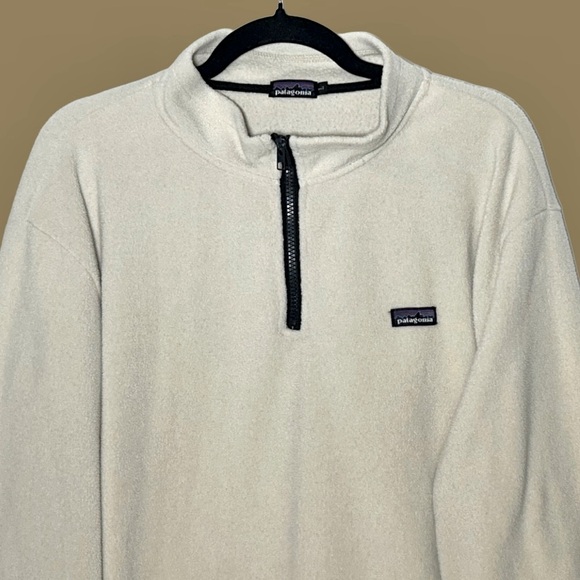 Patagonia 1/4 Zip Pullover Fleece Sweatshirt in Cream with Navy Trim, Size Large - Picture 4 of 13